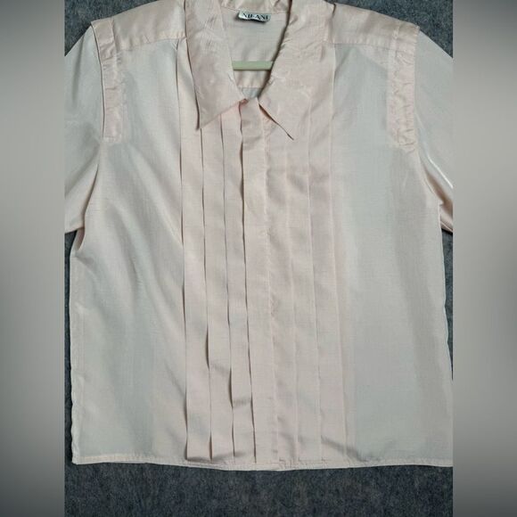 Vintage Nilani Blouse Top Women's Size 10 Peach 100% Polyester Pleated Collared - Picture 5 of 7